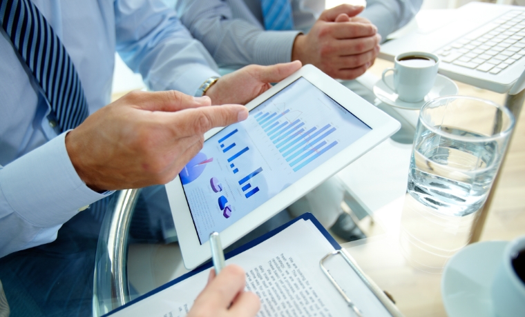 Trainee v Ekonomickém odboru J&T Banky